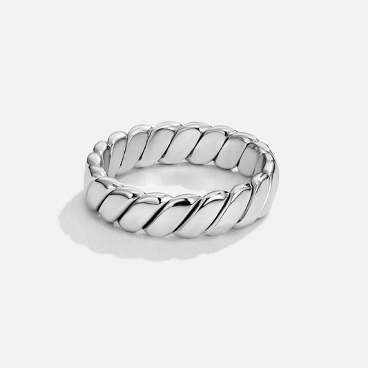 Anillo de Plata Calira con Infinito Torcido