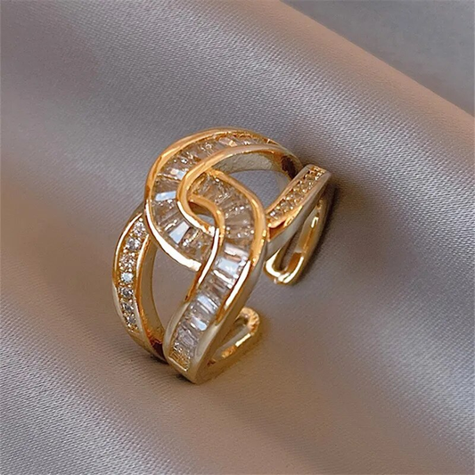 Adriana - Anillo Ajustable Elegante con Nudos
